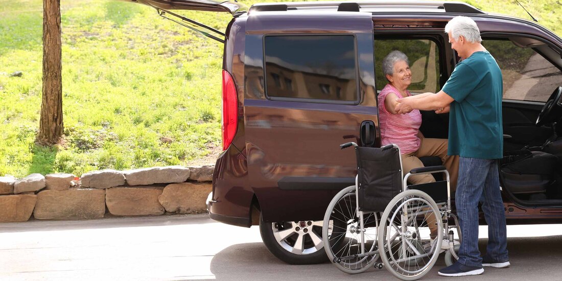 Rollstuhl-, Tragestuhl- und Liegendfahrten einfach abrechnen