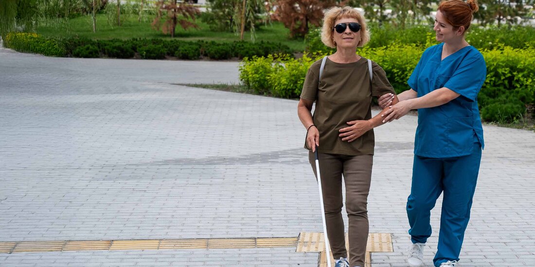 Einfache Abrechnung von Hilfsmitteln inkl. Training – ideal für Blindenschulen