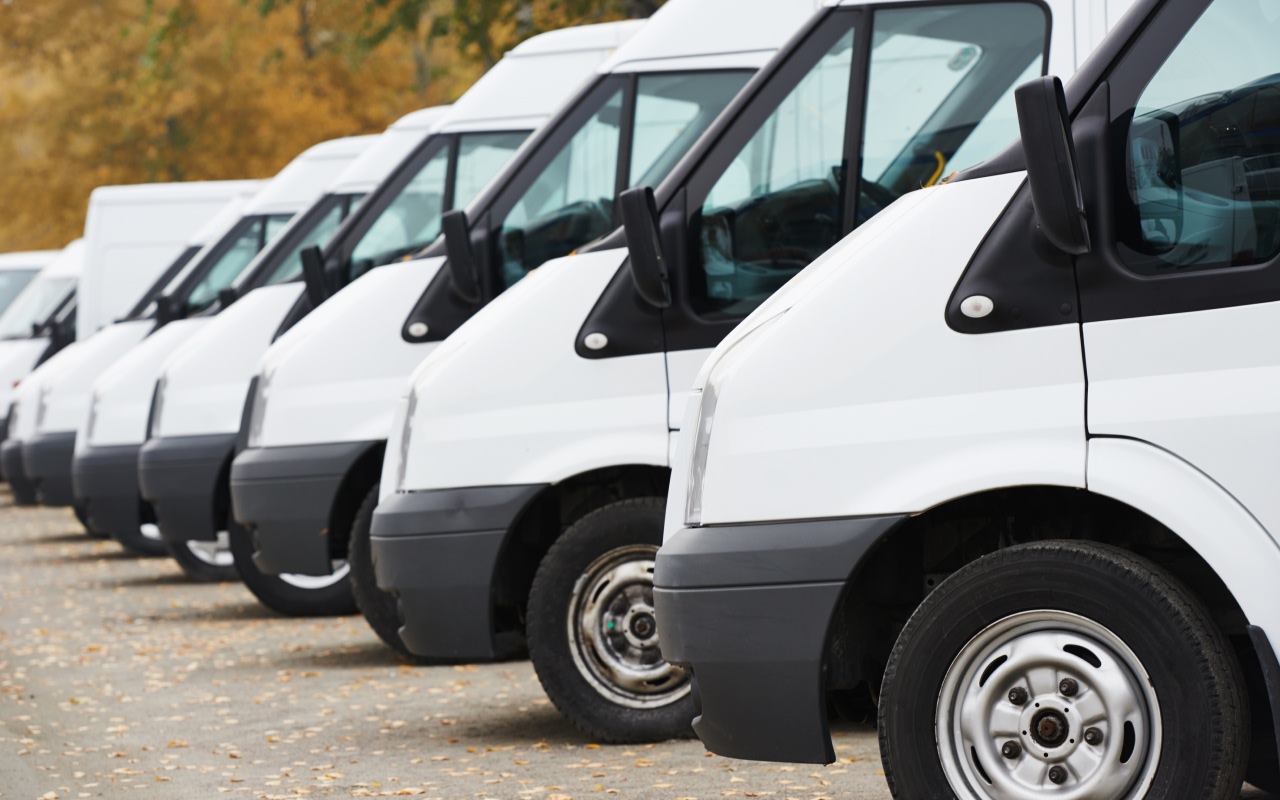 Be vielen Fahrtzeugen darf man nicht den Überblick verlieren. Deswegen: Ein Fuhrparkmanagement ist Bestandteil einer jeden Krankentransport-Software