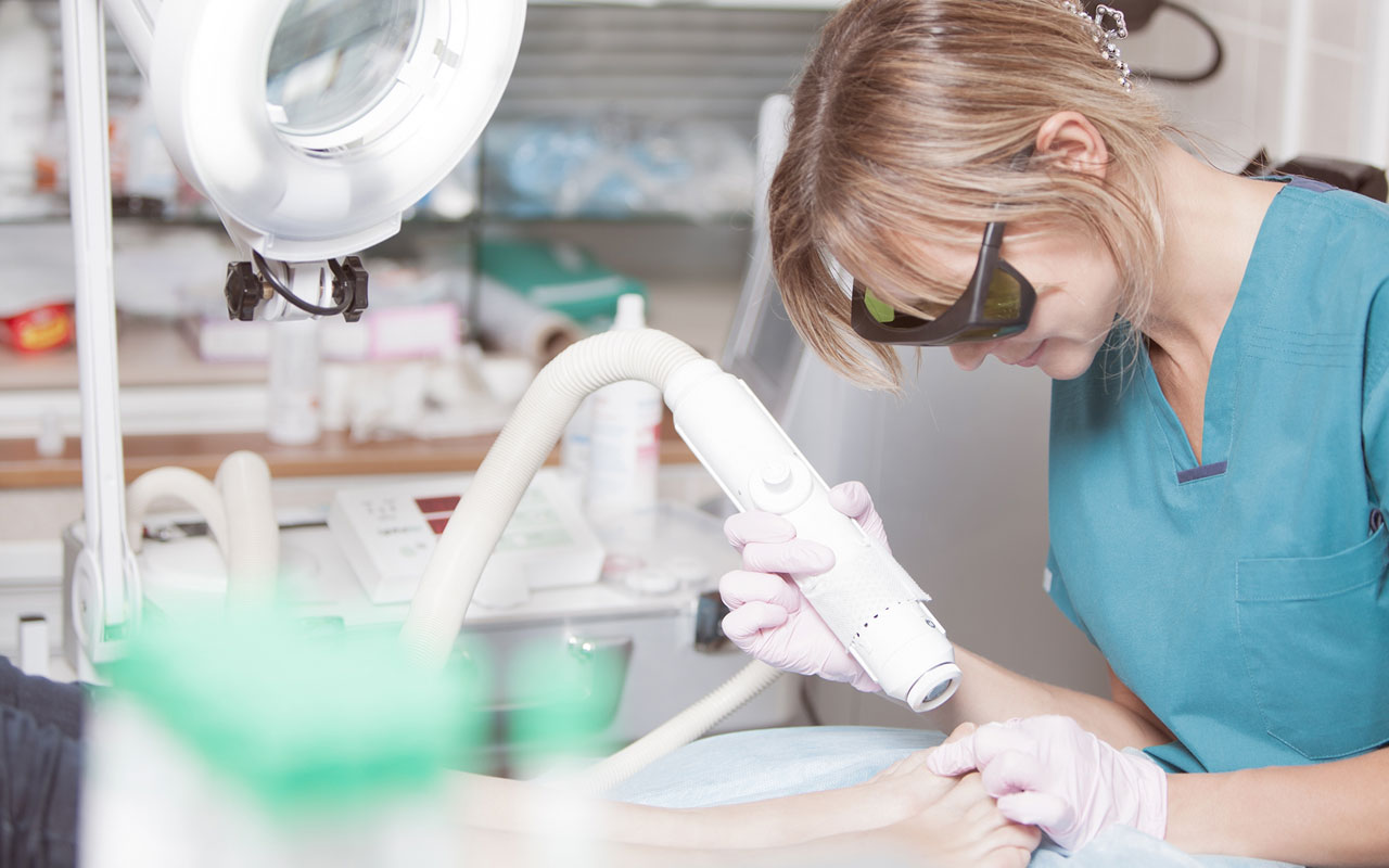 Podologische Komplexbehandlung bei DFS Podologische Komplexbehandlung bei DFS